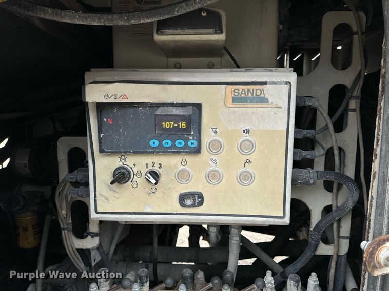 image for item DO2204 2012 Sandvik QE440  screening plant