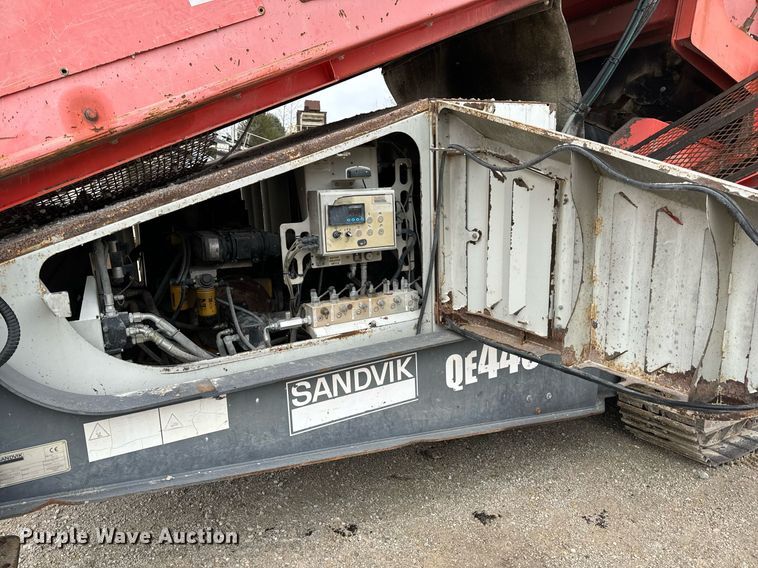 image for item DO2204 2012 Sandvik QE440  screening plant