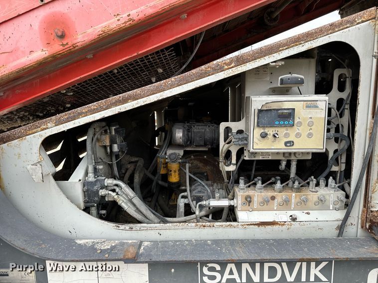 image for item DO2204 2012 Sandvik QE440  screening plant