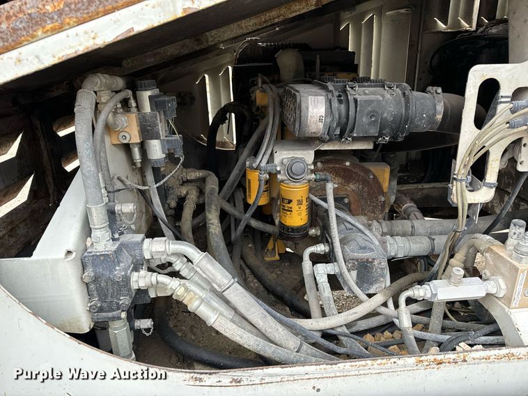 image for item DO2204 2012 Sandvik QE440  screening plant