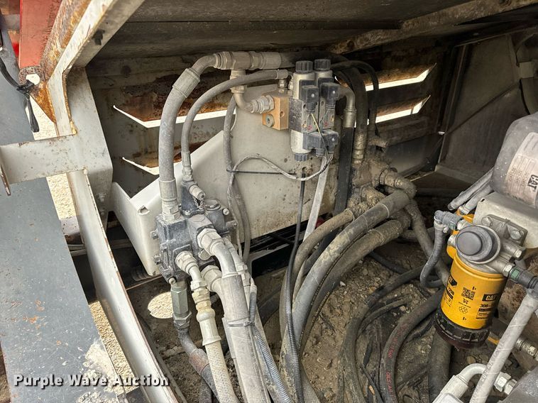 image for item DO2204 2012 Sandvik QE440  screening plant