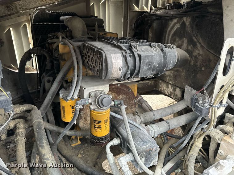 image for item DO2204 2012 Sandvik QE440  screening plant