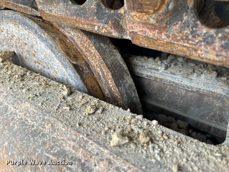 image for item DO2204 2012 Sandvik QE440  screening plant