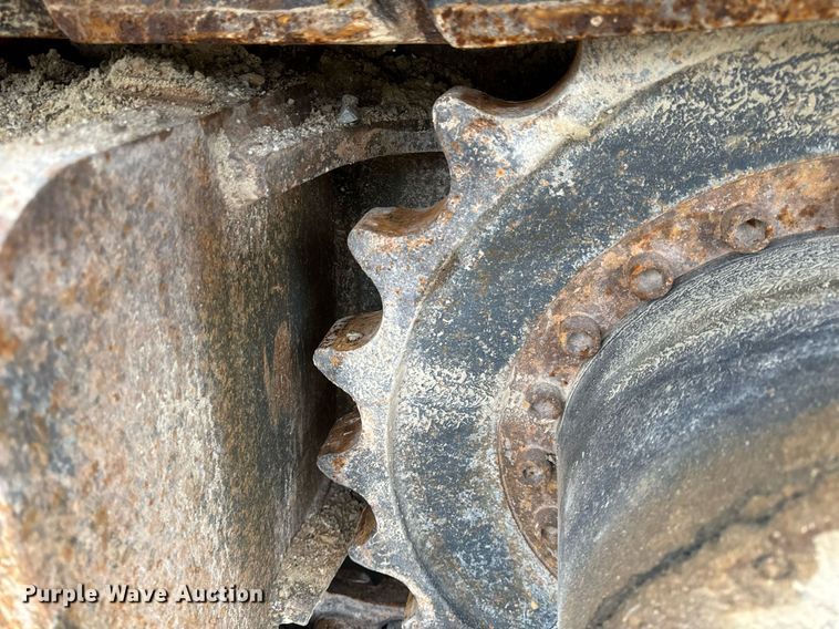 image for item DO2204 2012 Sandvik QE440  screening plant