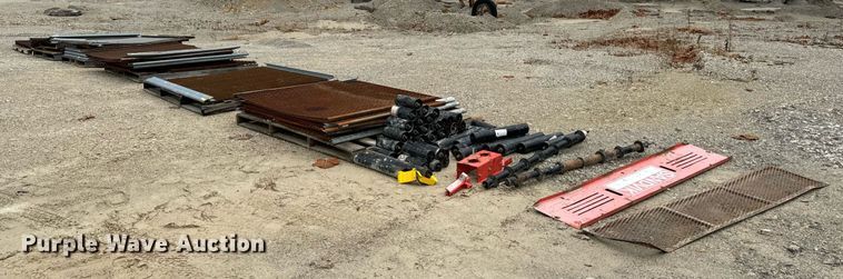 image for item DO2204 2012 Sandvik QE440  screening plant