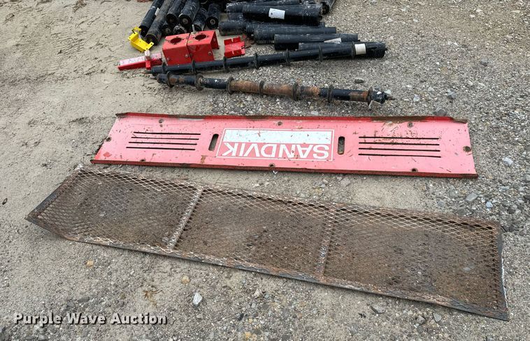 image for item DO2204 2012 Sandvik QE440  screening plant