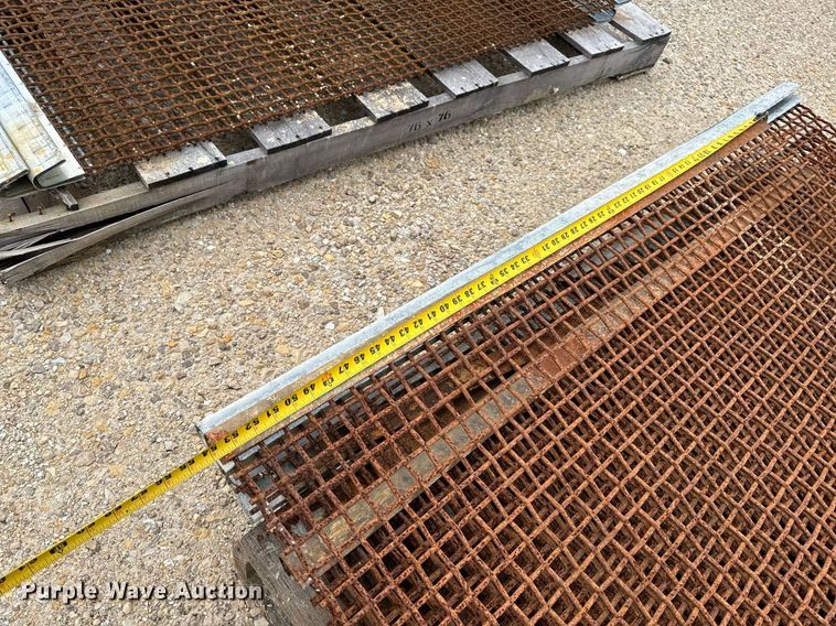 image for item DO2204 2012 Sandvik QE440  screening plant