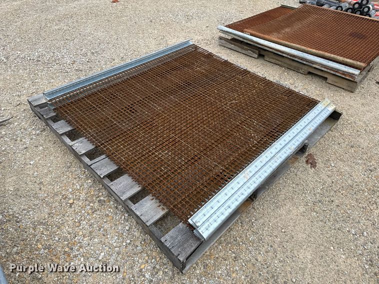 image for item DO2204 2012 Sandvik QE440  screening plant