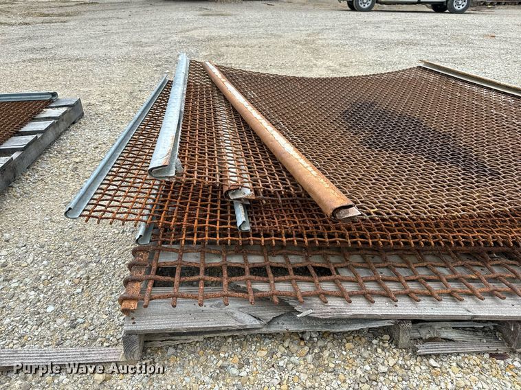 image for item DO2204 2012 Sandvik QE440  screening plant