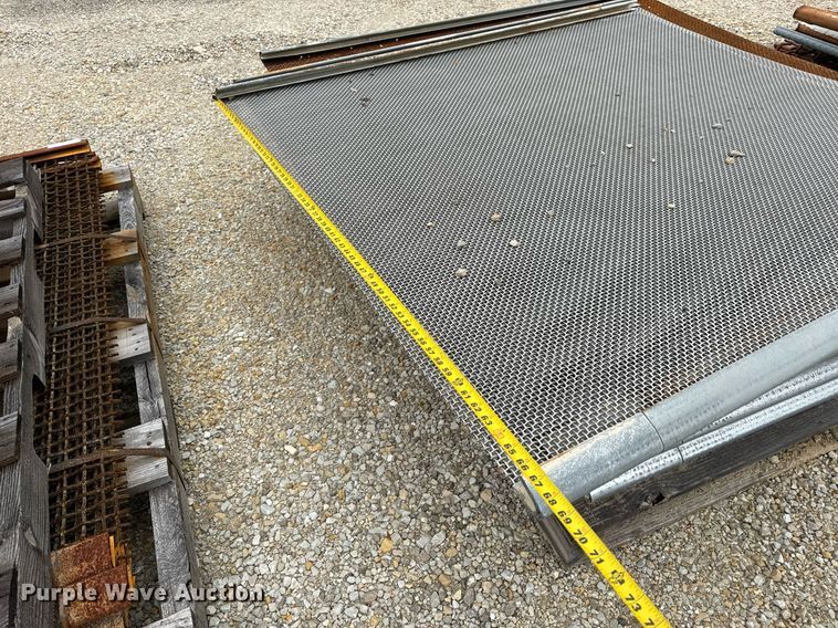 image for item DO2204 2012 Sandvik QE440  screening plant