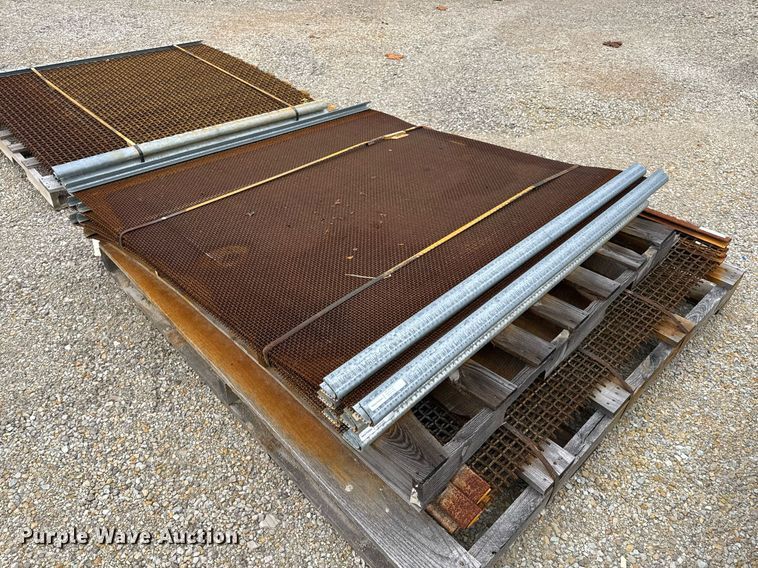 image for item DO2204 2012 Sandvik QE440  screening plant