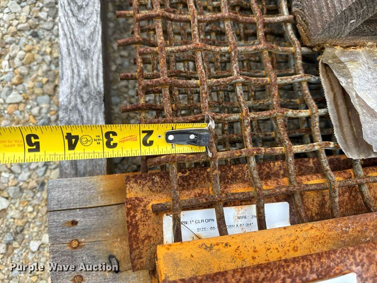 image for item DO2204 2012 Sandvik QE440  screening plant