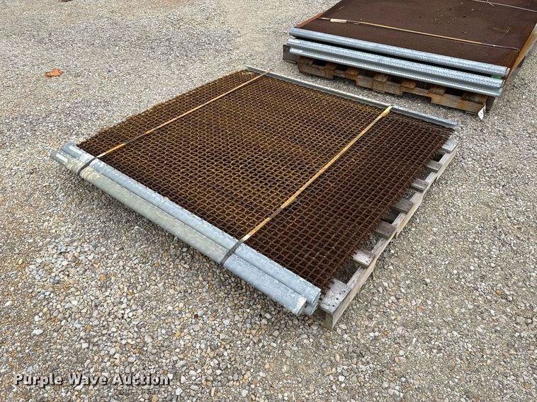 image for item DO2204 2012 Sandvik QE440  screening plant