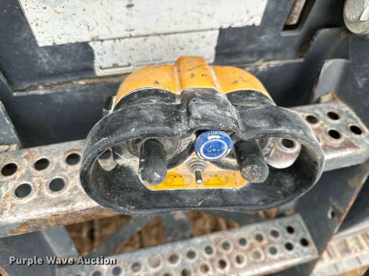 image for item DO2207 2013 Sandvik QJ341  crusher