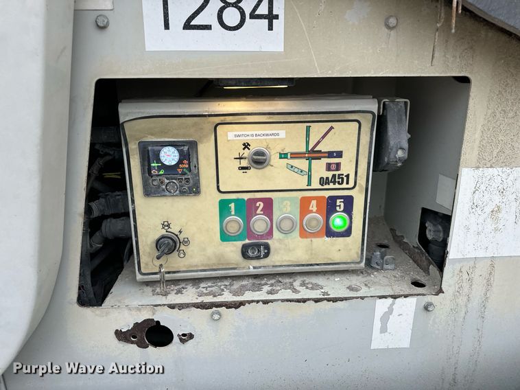 image for item DO2208 2013 Sandvik QA451  screening plant