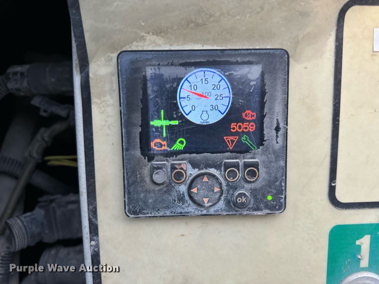 image for item DO2208 2013 Sandvik QA451  screening plant