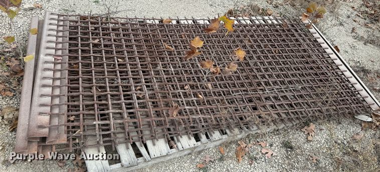 image for item DO2208 2013 Sandvik QA451  screening plant