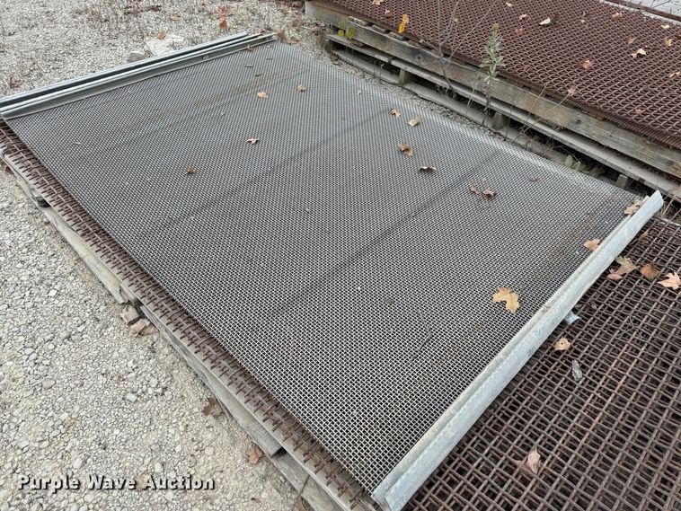 image for item DO2208 2013 Sandvik QA451  screening plant