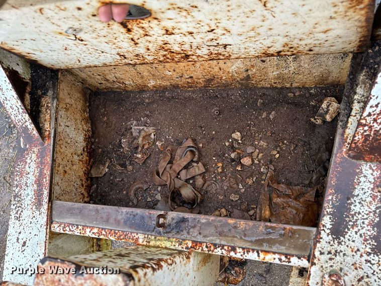 image for item DO2209 2000 Trail King TK20-2400  equipment trailer