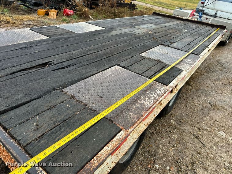 image for item DO2209 2000 Trail King TK20-2400  equipment trailer