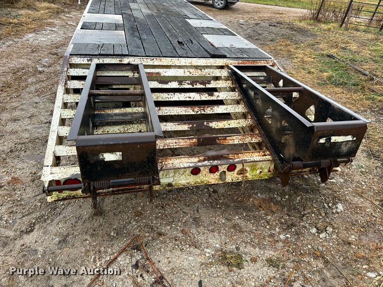 image for item DO2209 2000 Trail King TK20-2400  equipment trailer