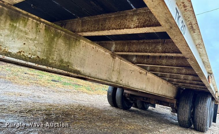 image for item DO2209 2000 Trail King TK20-2400  equipment trailer