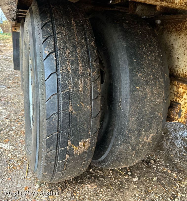 image for item DO2209 2000 Trail King TK20-2400  equipment trailer