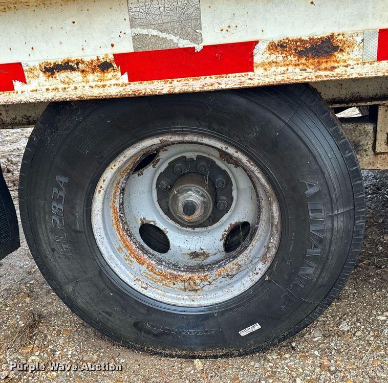 image for item DO2209 2000 Trail King TK20-2400  equipment trailer