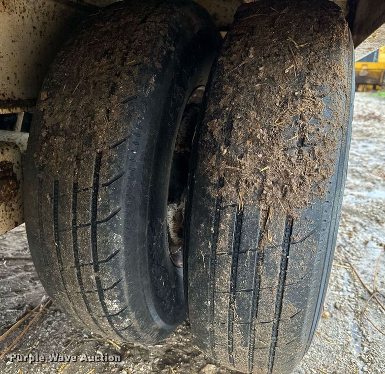 image for item DO2209 2000 Trail King TK20-2400  equipment trailer