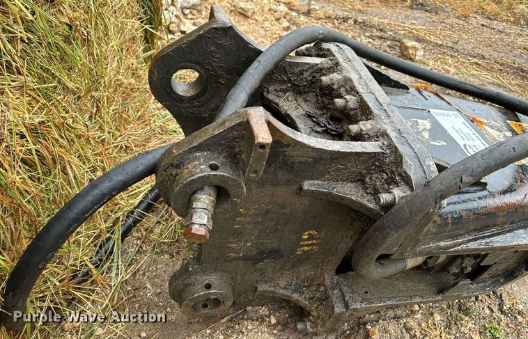 image for item DO2210 Caterpillar H115  breaker