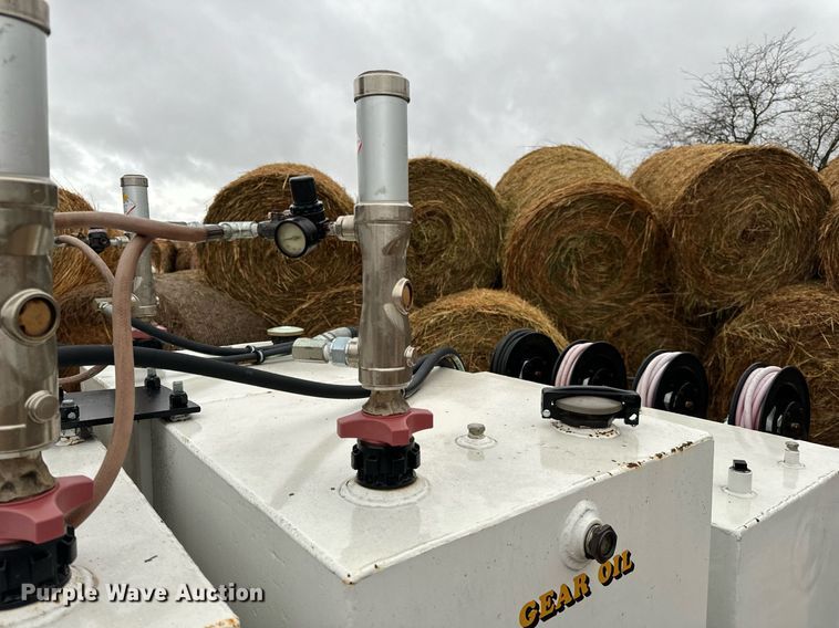 image for item DO2212 Shop built  lube trailer