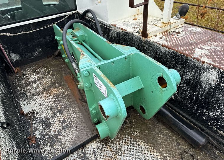 image for item DO2213 Tramac V32  breaker