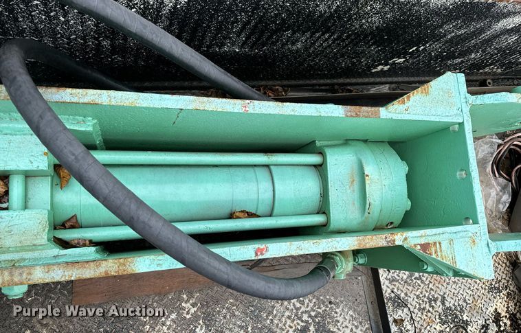 image for item DO2213 Tramac V32  breaker