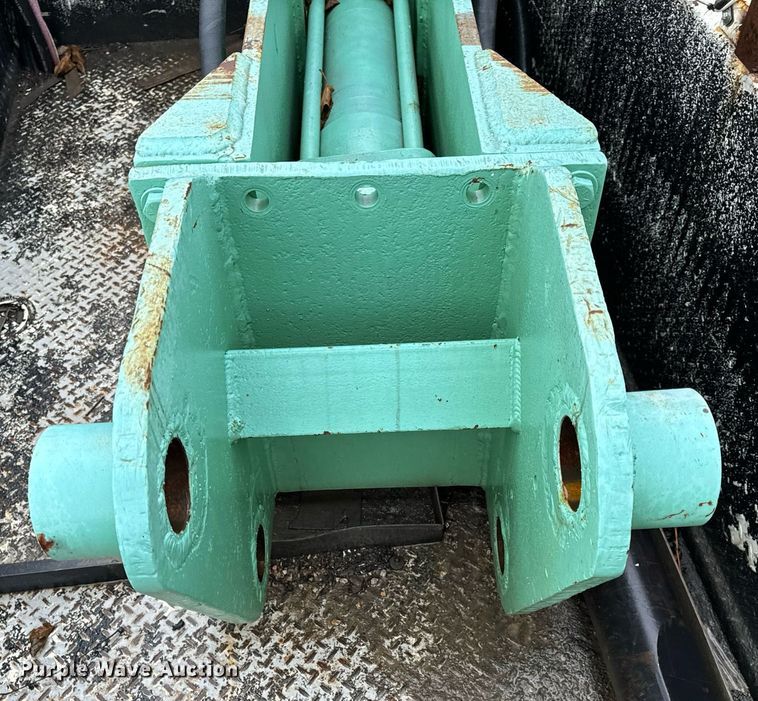 image for item DO2213 Tramac V32  breaker