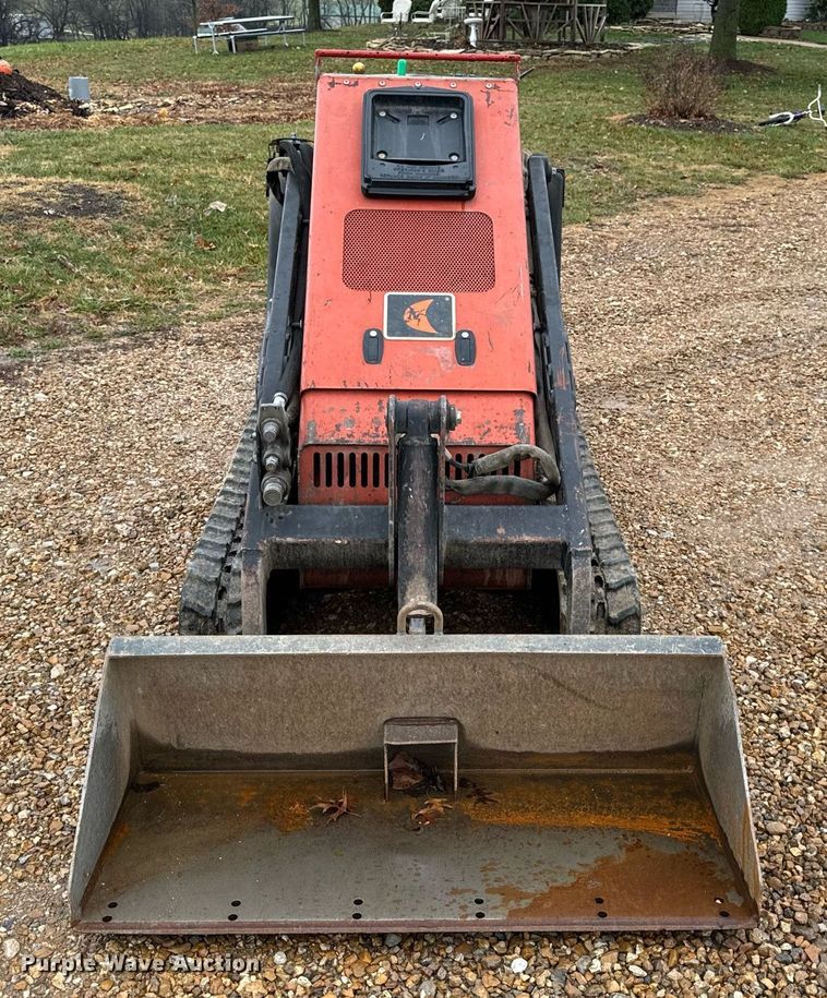 image for item DO2215 2007 Ditch Witch SK650  compact utility loader