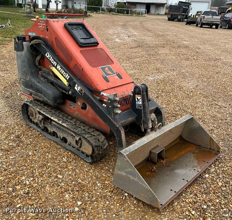 image for item DO2215 2007 Ditch Witch SK650  compact utility loader
