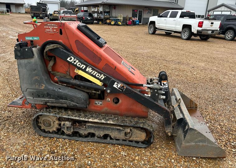 image for item DO2215 2007 Ditch Witch SK650  compact utility loader