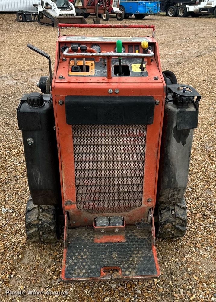 image for item DO2215 2007 Ditch Witch SK650  compact utility loader