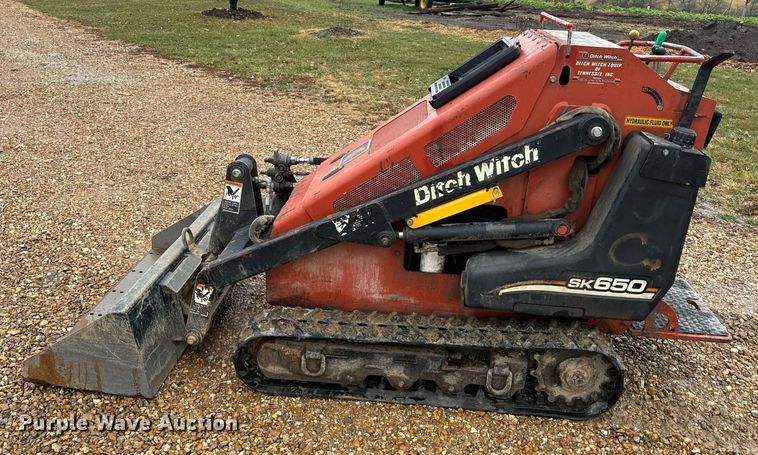 image for item DO2215 2007 Ditch Witch SK650  compact utility loader