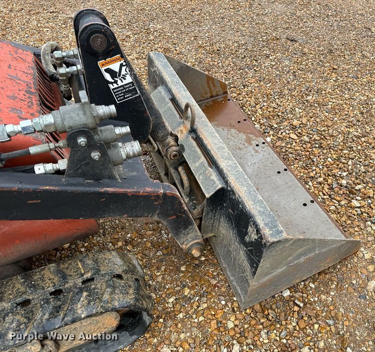 image for item DO2215 2007 Ditch Witch SK650  compact utility loader