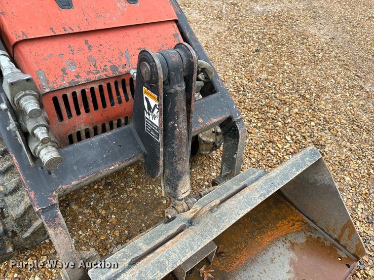 image for item DO2215 2007 Ditch Witch SK650  compact utility loader