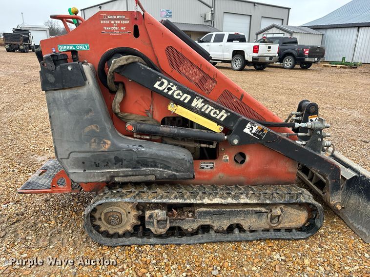 image for item DO2215 2007 Ditch Witch SK650  compact utility loader