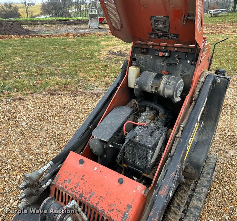 image for item DO2215 2007 Ditch Witch SK650  compact utility loader