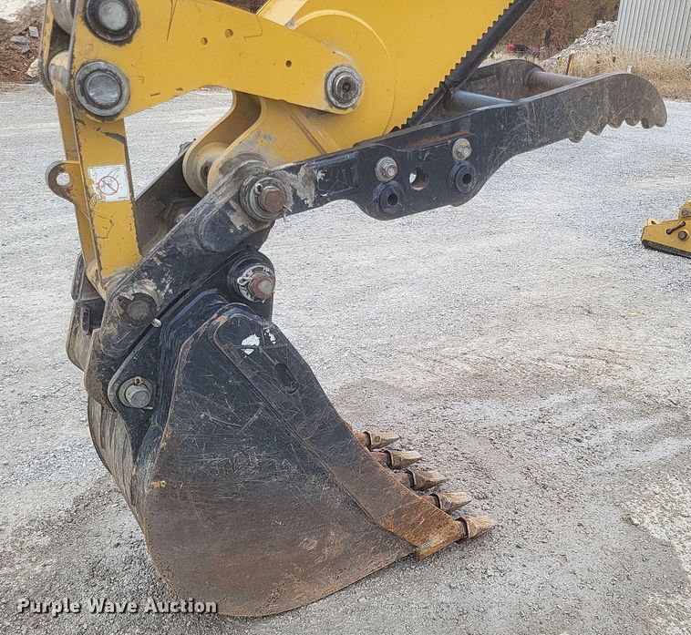 image for item DO4715 2018 Caterpillar 420F2  backhoe