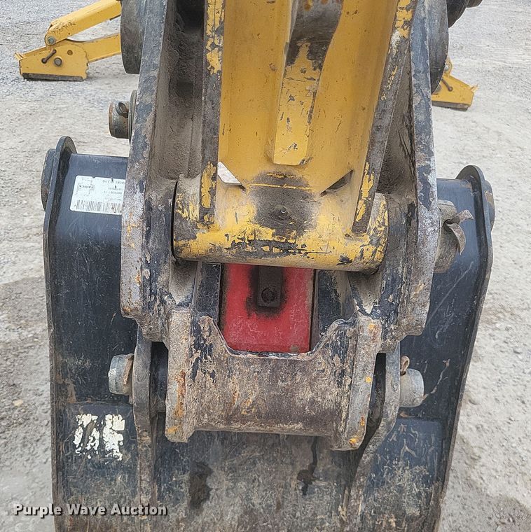 image for item DO4715 2018 Caterpillar 420F2  backhoe