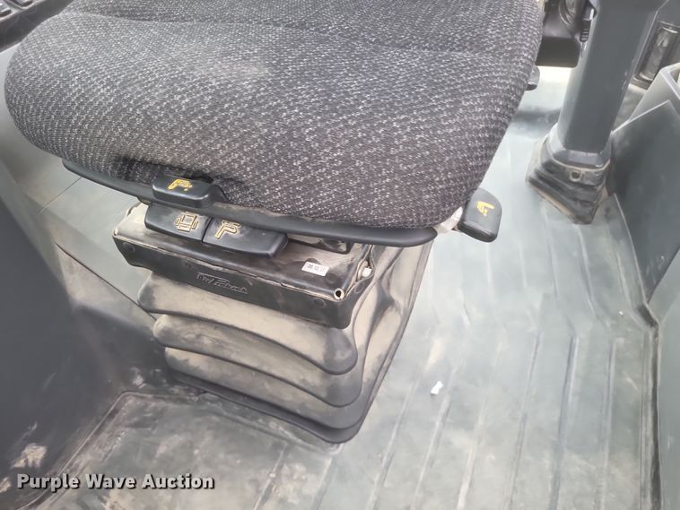 image for item DO4715 2018 Caterpillar 420F2  backhoe