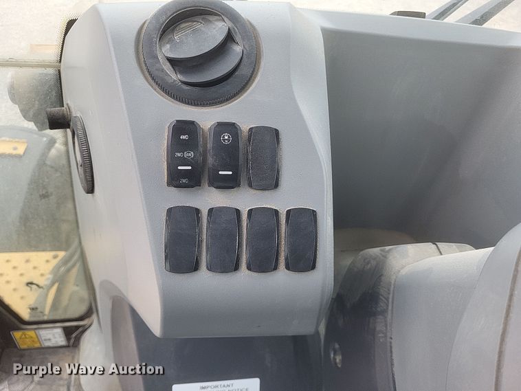 image for item DO4715 2018 Caterpillar 420F2  backhoe