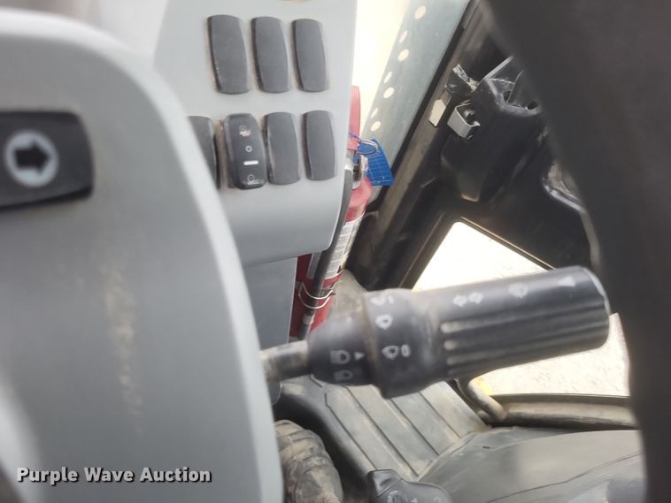 image for item DO4715 2018 Caterpillar 420F2  backhoe