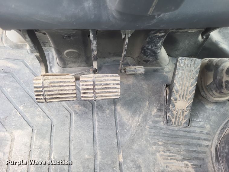 image for item DO4715 2018 Caterpillar 420F2  backhoe