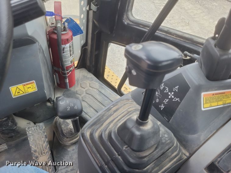 image for item DO4715 2018 Caterpillar 420F2  backhoe